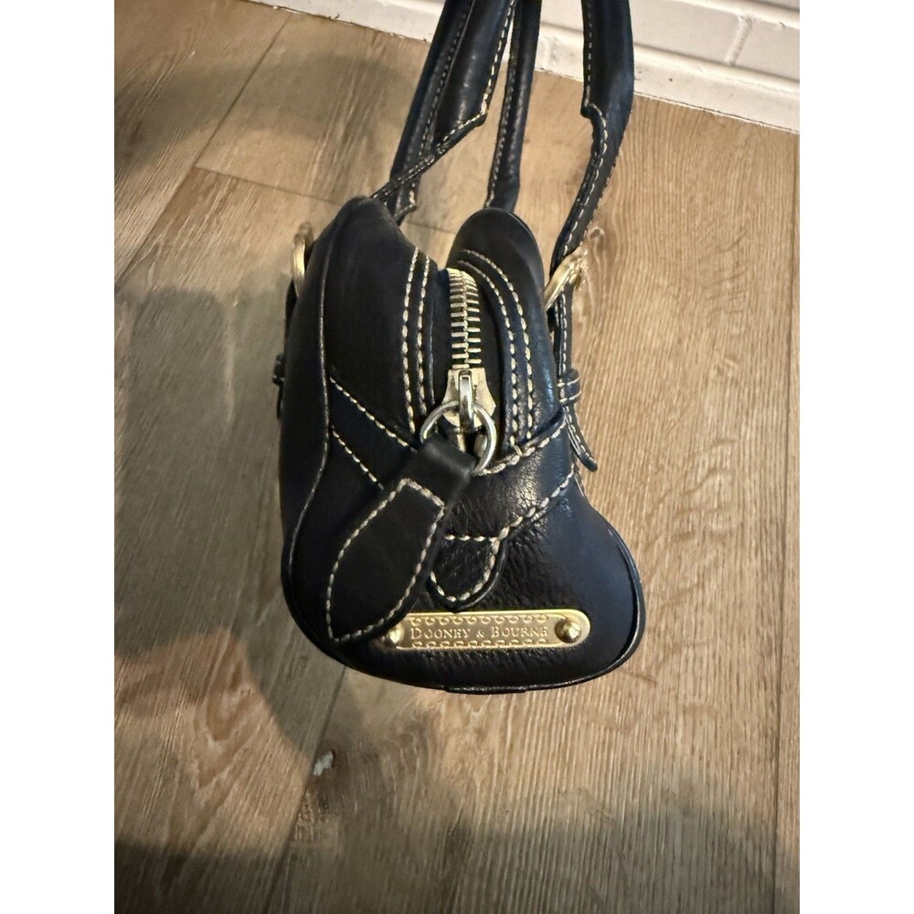 Dooney & Bourke Black Pebbled Leatther Handbag Purse Over Shoulder - Picture 3 of 4